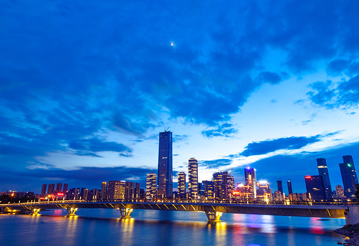 愿景：成為客戶值得信賴，由衷喜歡并長期攜手前行的伙伴；